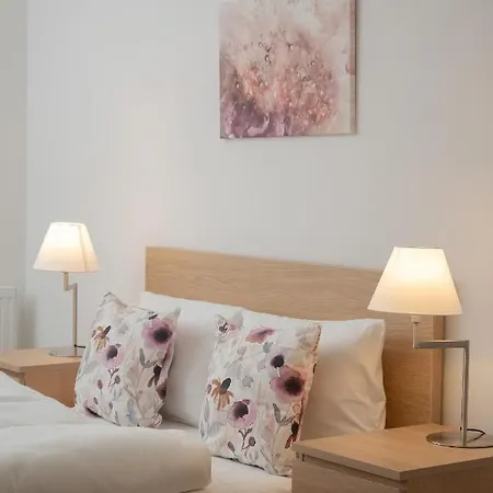 Legnicka With Parking By Renters Apartment *
