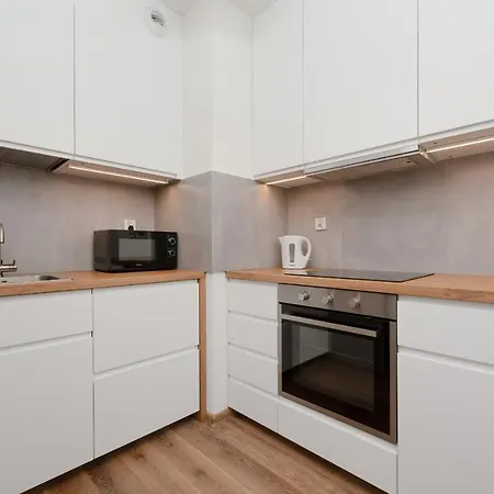 Legnicka With Parking By Renters * Wroclaw