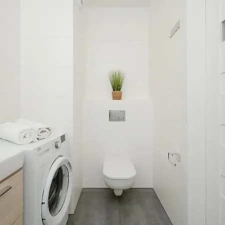 Apartment Legnicka With Parking By Renters Wroclaw