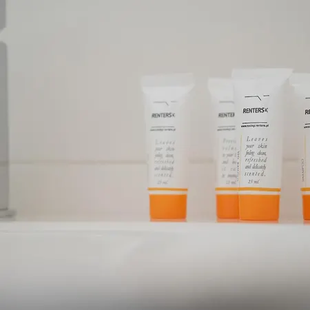 Legnicka With Parking By Renters Apartamento Breslavia