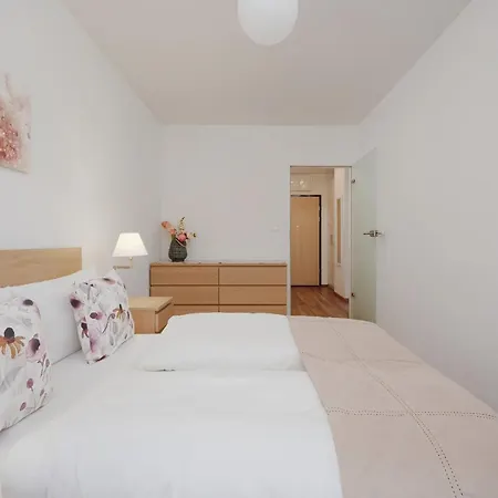 Legnicka With Parking By Renters Apartment *